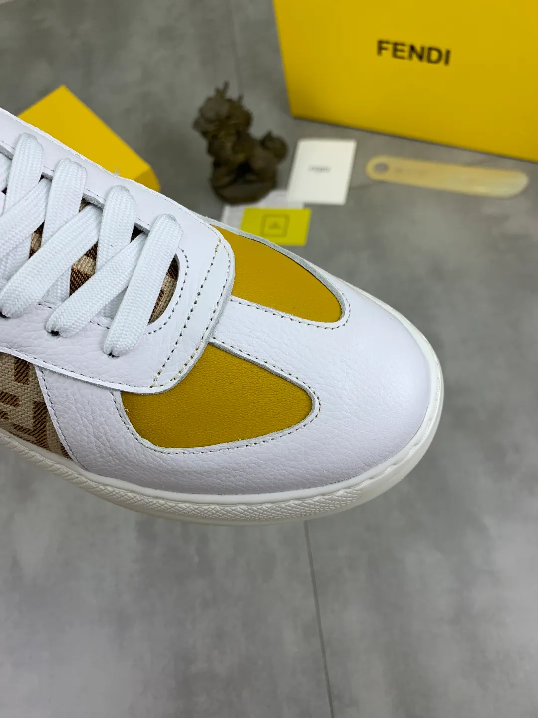 ​Men's shoes 💰P440 💰【New】Little monster 🆘 New FENDI 🕶️🕶️Simple routing effect, showing an elegant and cool driving shoe 🎬Using imported calfskin + first-layer pigskin lining🐂Excellent material🎬Detailed workmanship 🤗Comfortable foot feel➰➰. ​Pair it with any outfit to show your taste and temperament, low-key luxury ♻️Design ​simple and elegant ​noble and fashionable 🍃​Very loved and favored by trendy men 💓❤️size: 38-44 4️⃣colors available